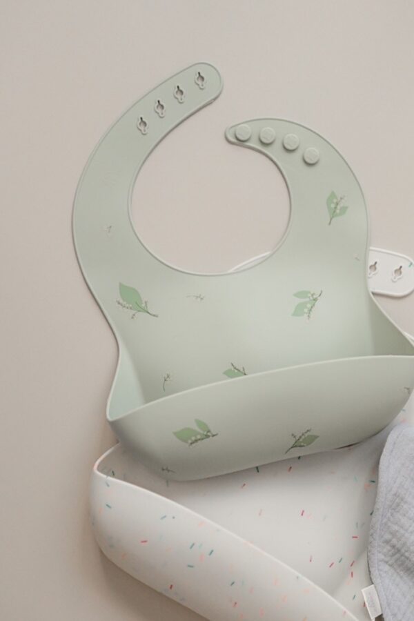 Mellow Silicone Bib - Lily of the Valley / Celemek Makan Bayi - Image 5